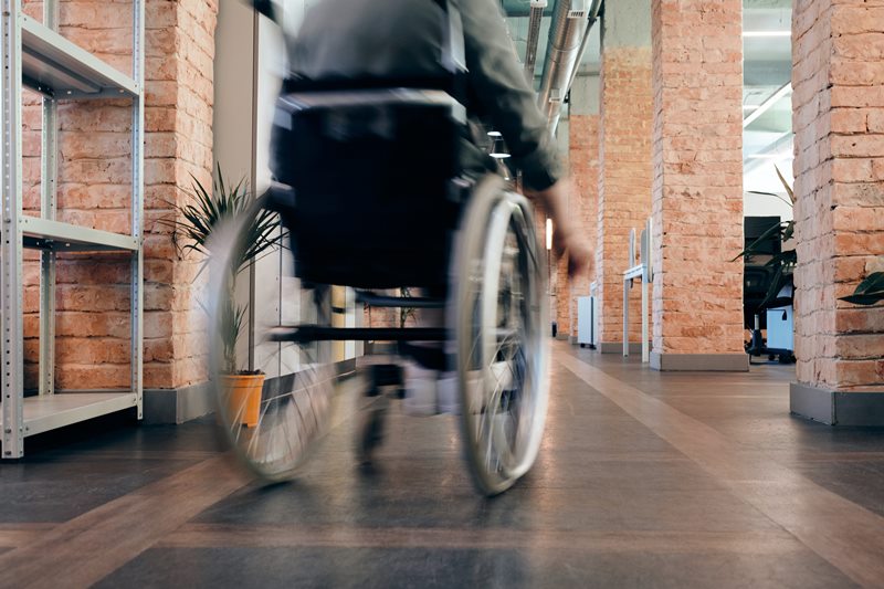 Man in a wheelchair - photo marcus aurelius for pexels.com