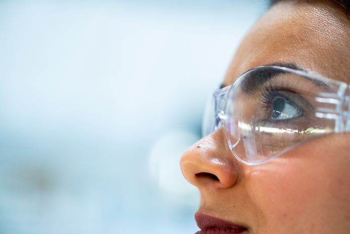 Woman with goggles - Photo by ThisIsEngineering from Pexels