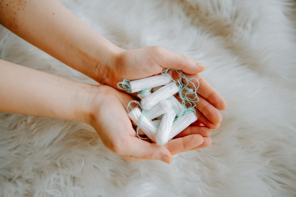 a handful of tampons - Polina Zimmerman for Pexels.com